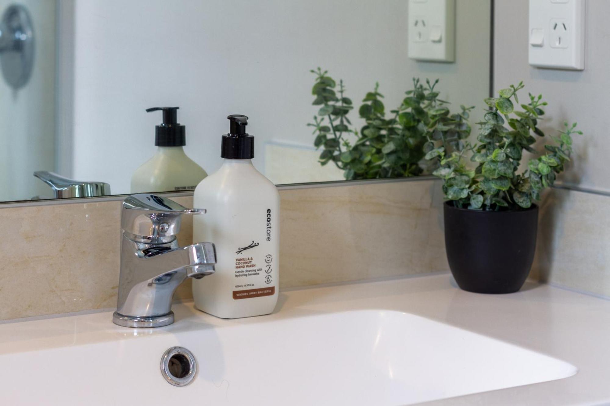 Latimer Square Luxe: 1Br W/ Sofa Bed Christchurch Eksteriør billede