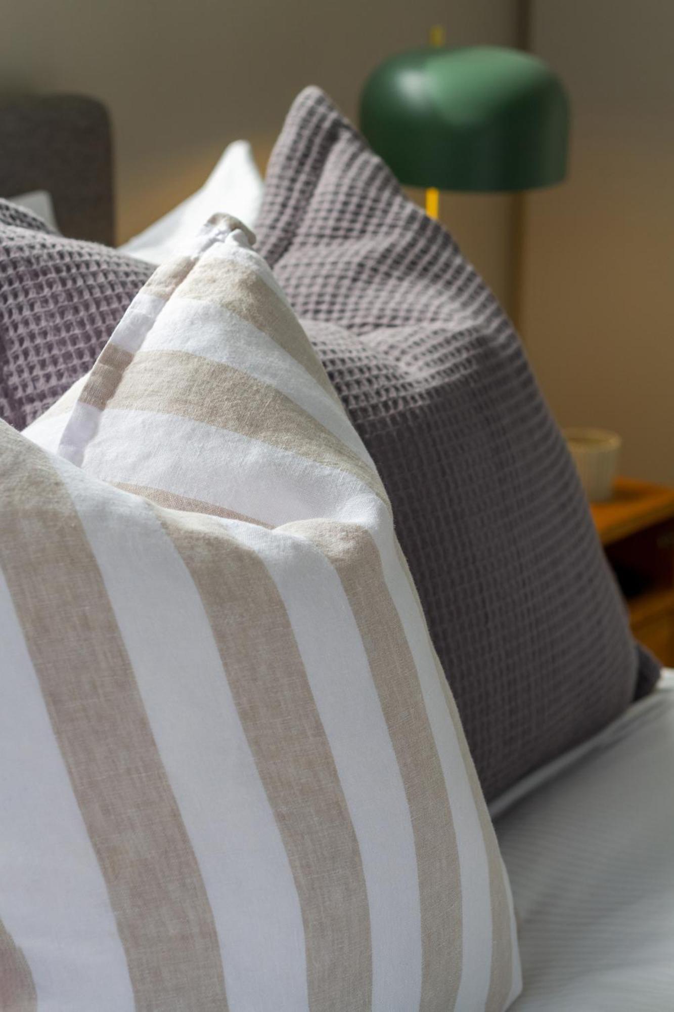 Latimer Square Luxe: 1Br W/ Sofa Bed Christchurch Eksteriør billede